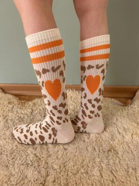Socke Beige Leo mit Orangenem Herz